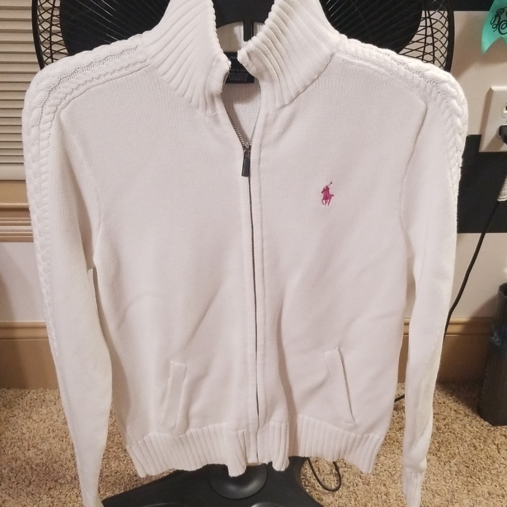 White sweater with pockets!